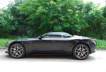 aston-martin-db11-volante-1