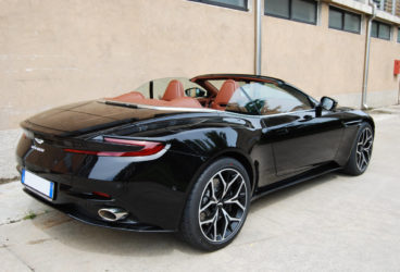 aston-martin-db11-volante-5