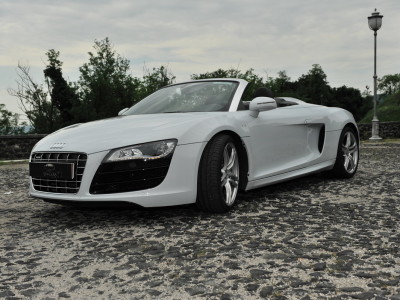 audi-r8