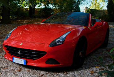 ferrari-california-t-upcars-rental-3