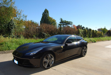 ferrari-gtc4-lusso-upcars-rental-gallery-1