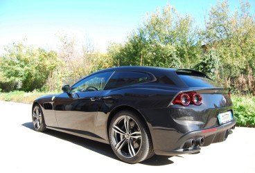 ferrari-gtc4-lusso-upcars-rental-gallery-2