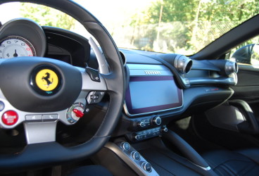 ferrari-gtc4-lusso-upcars-rental-gallery-3