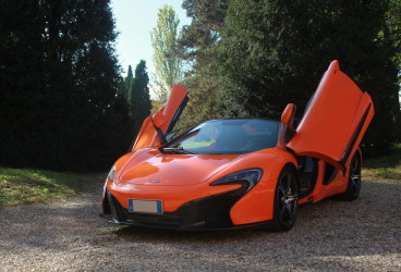 mclaren-650s-rental-upcars-1