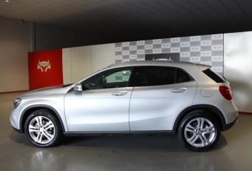 rent-mercedes-gla-upcars-2